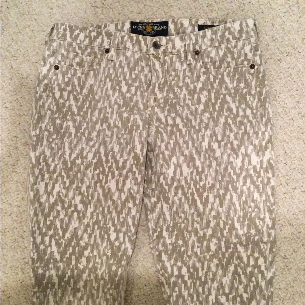 Lucky Brand capri jeans - Picture 2 of 6